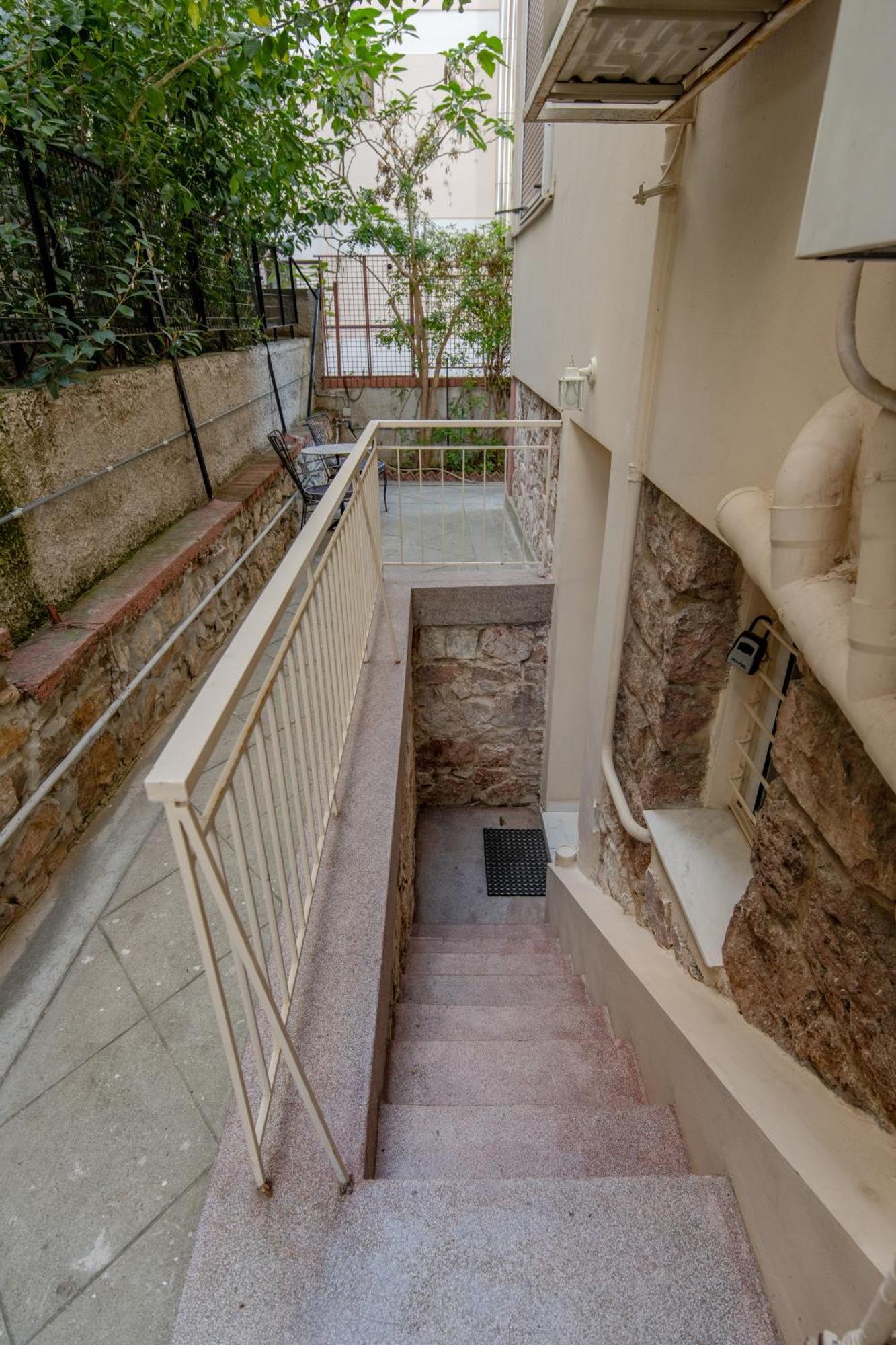 Apartment Paleo Faliro Gardenbay