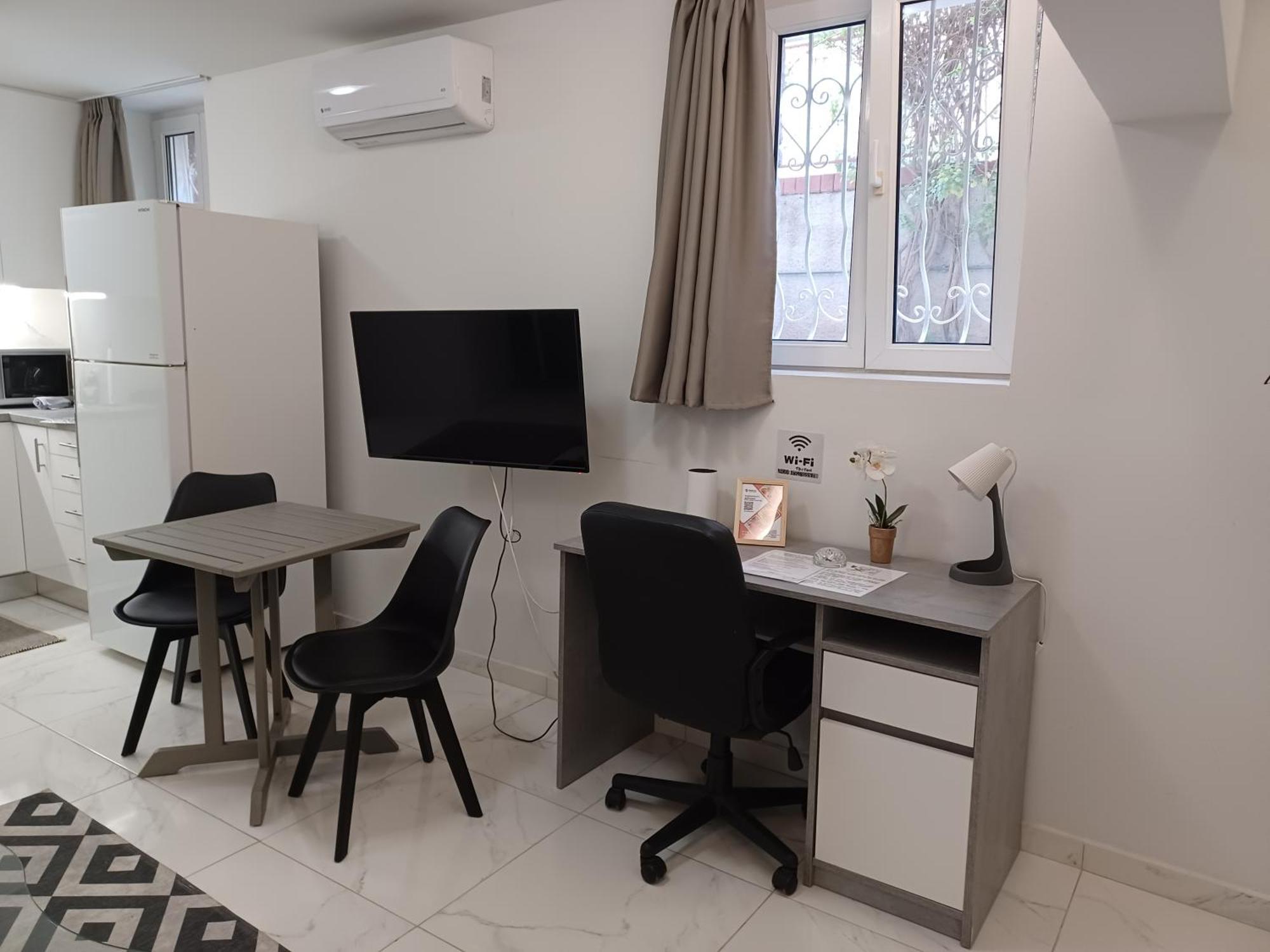 Apartment Paleo Faliro Gardenbay *